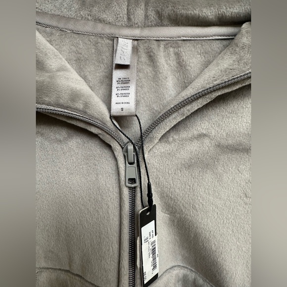 NWT Skims Velour Hoodie Sweater - Picture 4 of 7